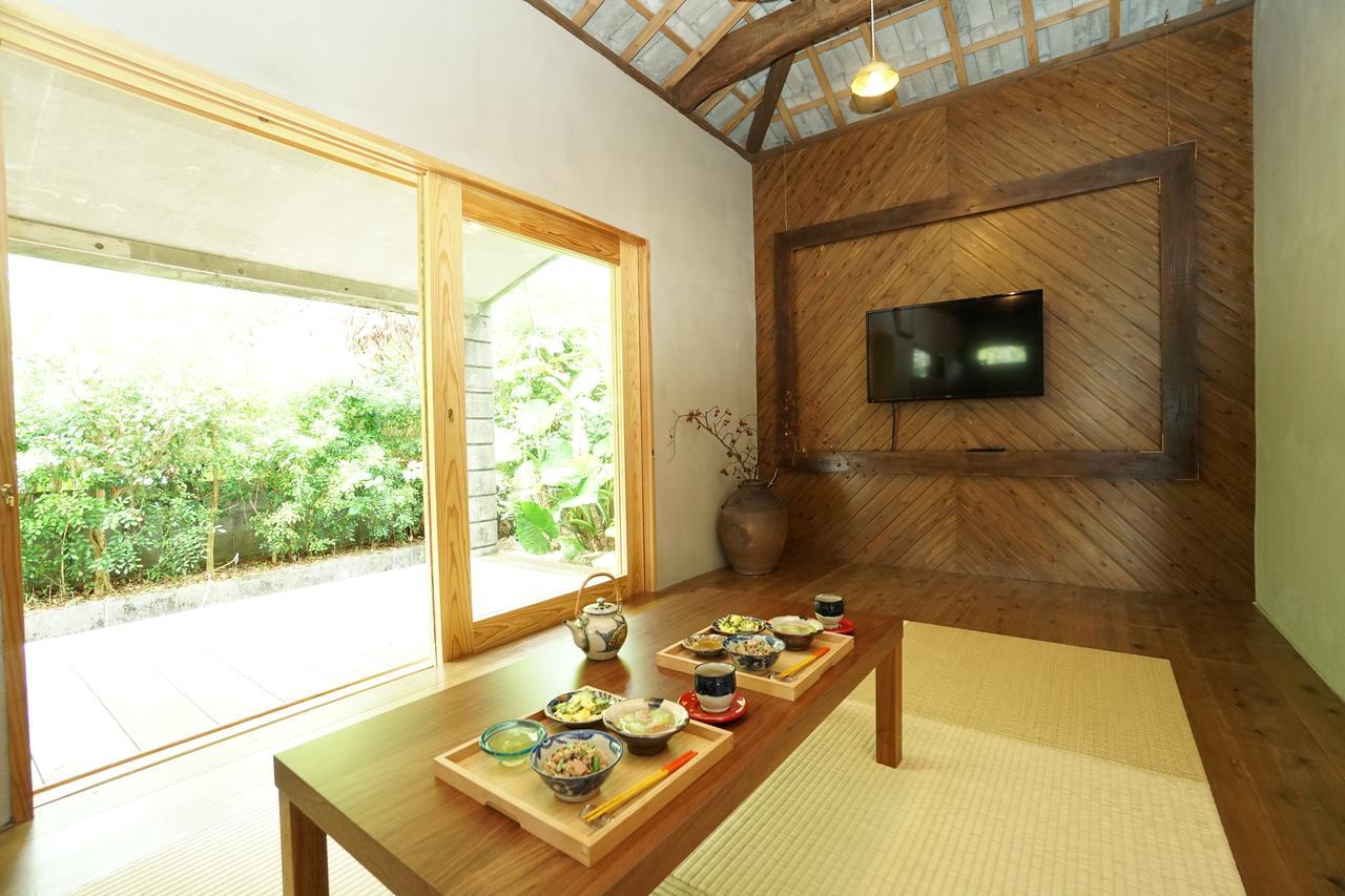 Suite Villa Mok Ogimi Exterior photo